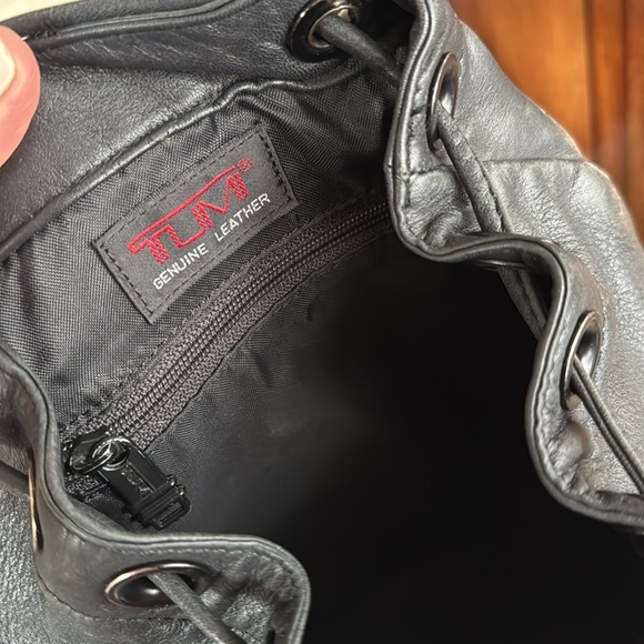 Tumi rucksack backpack Black Leather vintage durable - Picture 6 of 7